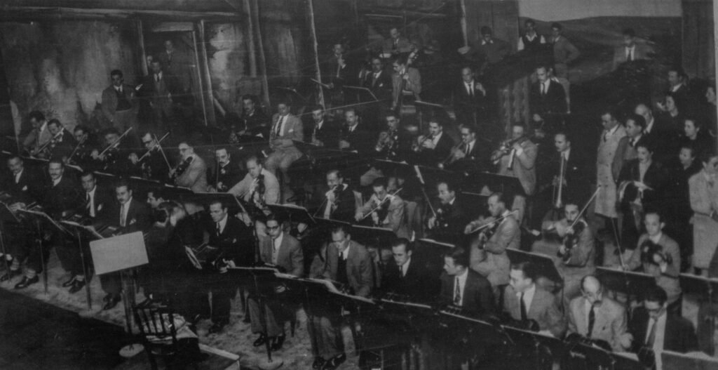 Orquesta Gigante dirigida por Julio De Caro (1947)