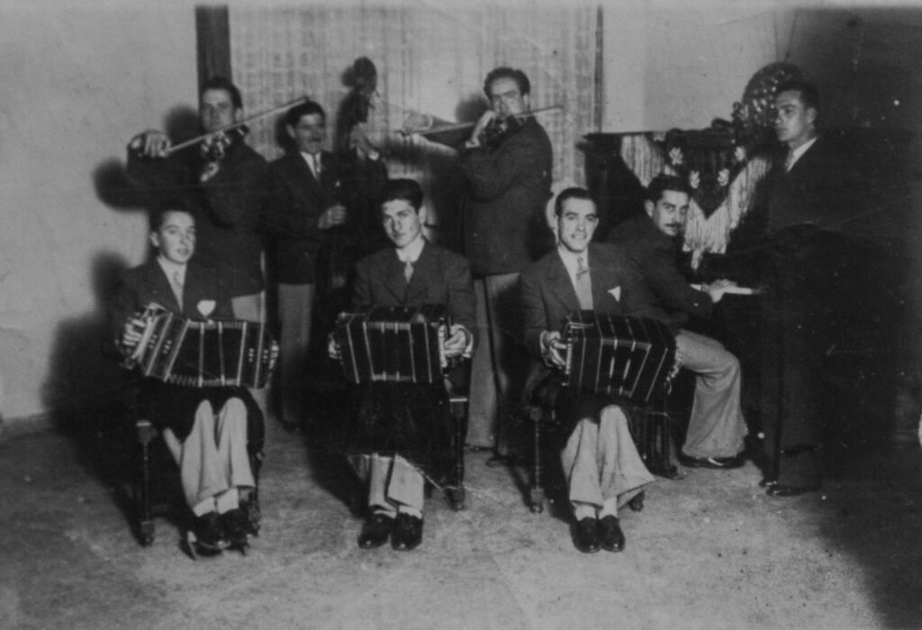 Orquesta Típica LosPorteñitos (1942)